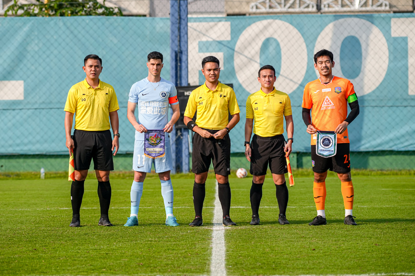  深圳新鵬城4-0戰(zhàn)勝泰甲球隊(duì)泰國農(nóng)業(yè)大學(xué)，取曼谷冬訓(xùn)首勝